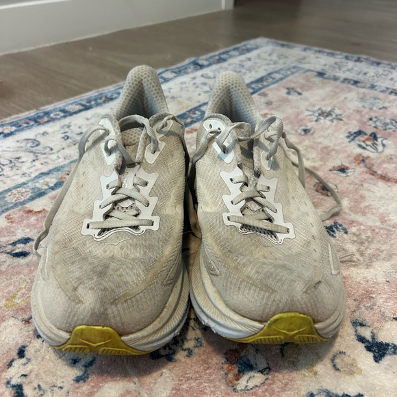 HOKAS - Picture 3 of 3